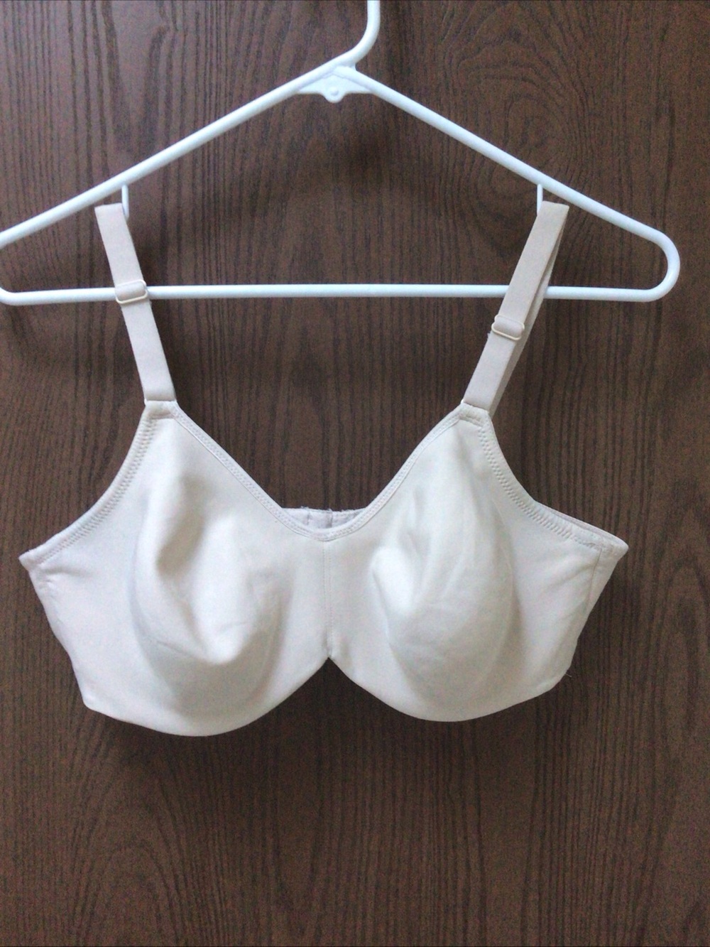 Wacoal Smooth Full-Coverage cream bra, underwire, 38C
